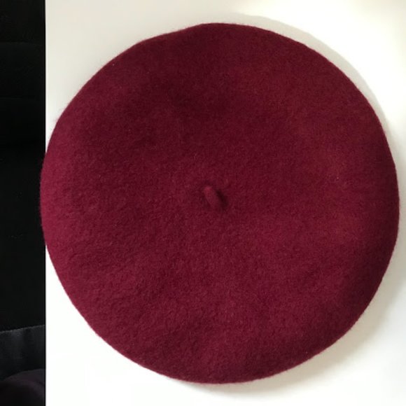 Red beret - Picture 2 of 3